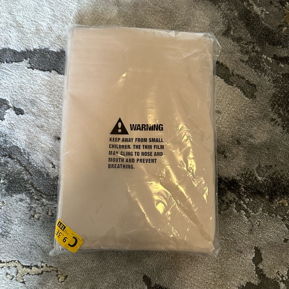 NWT beige tablecloth (60x102) - Picture 3 of 3